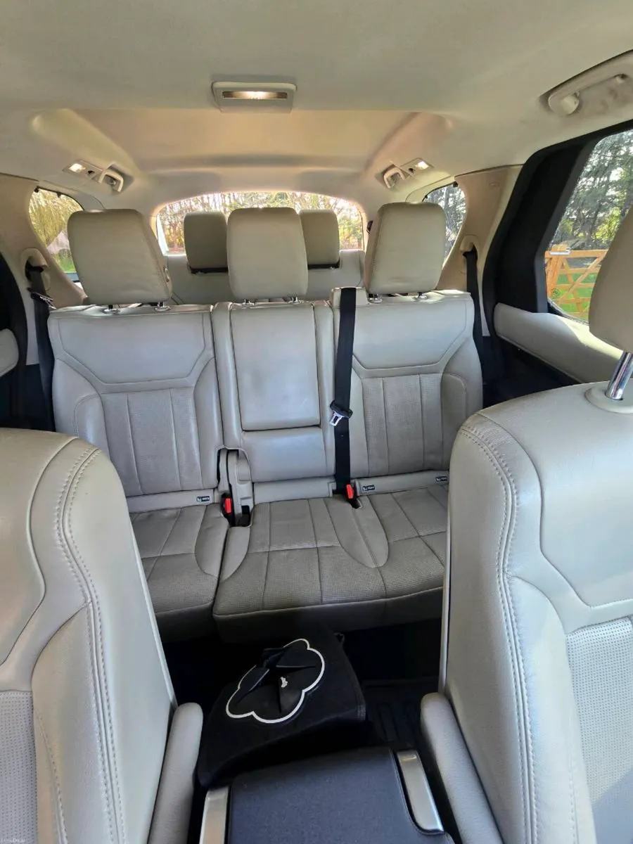 Land Rover Discovery 2.0 Auto 7 Seater  HSE - Image 6
