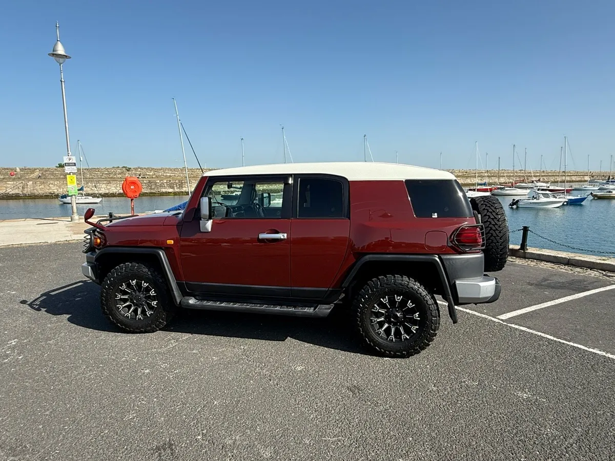 Toyota FJ Cruiser - Image 3