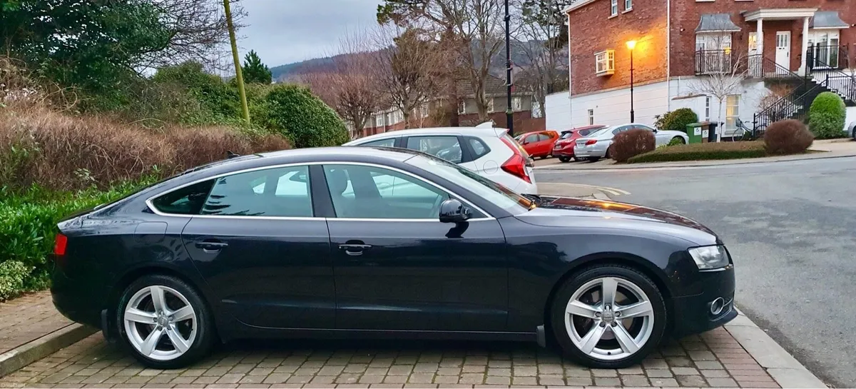 Audi a5 Sports version - Automatic - Image 2