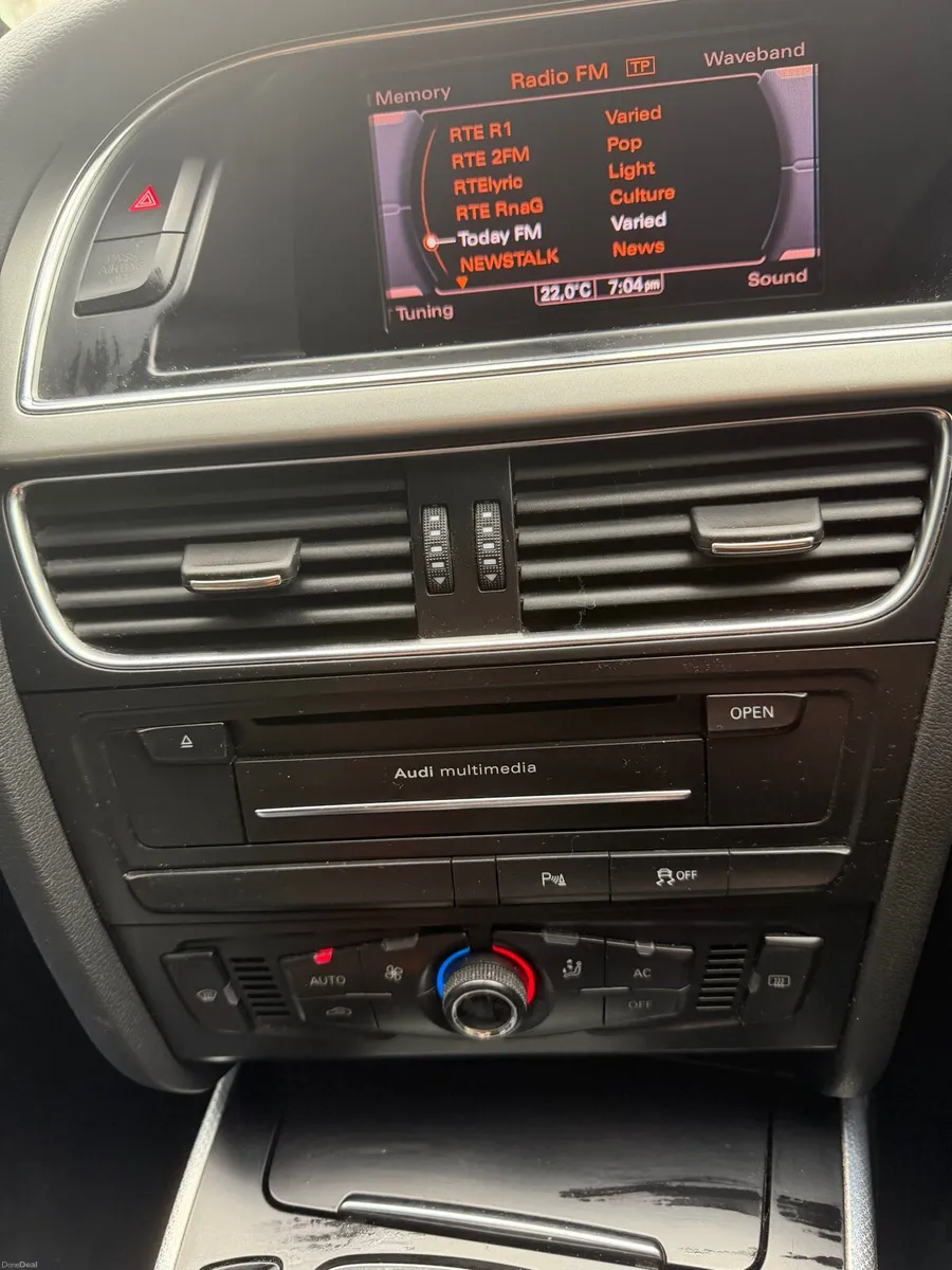 Audi a5 Sports version - Automatic - Image 4