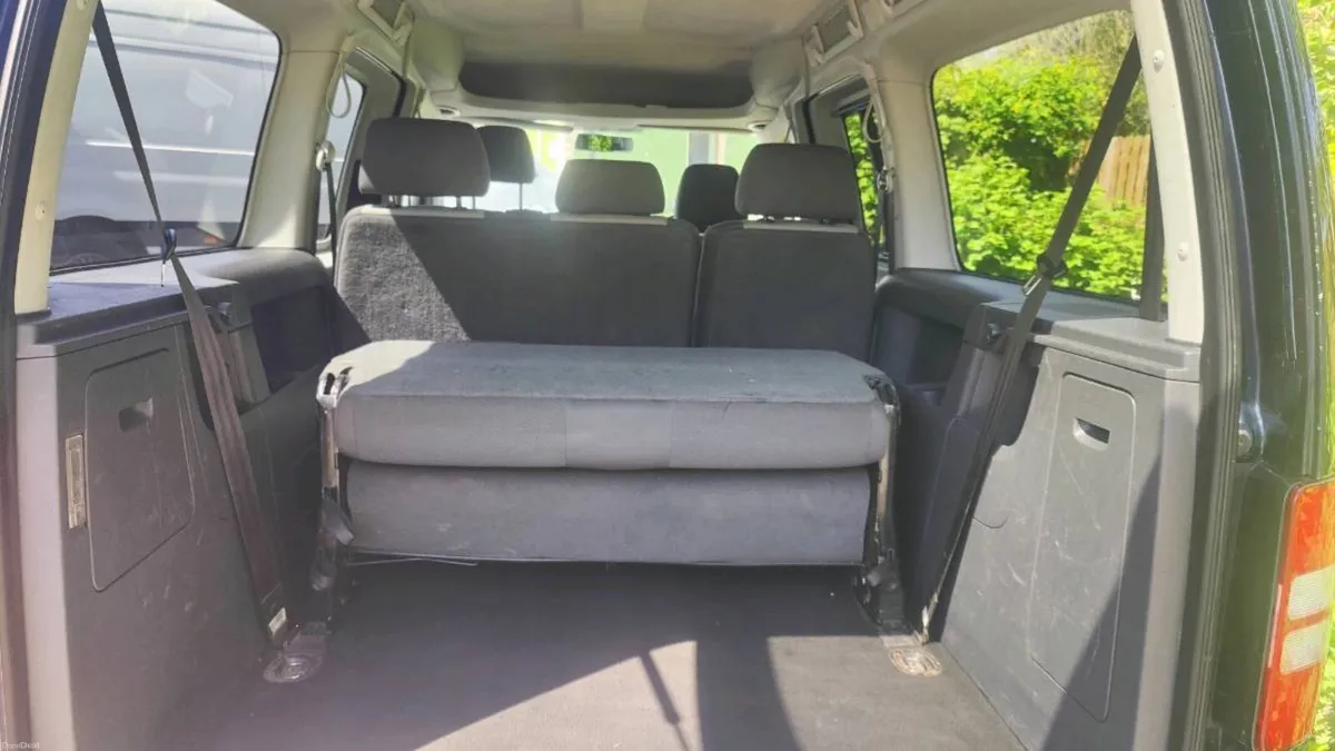 car - Image 3