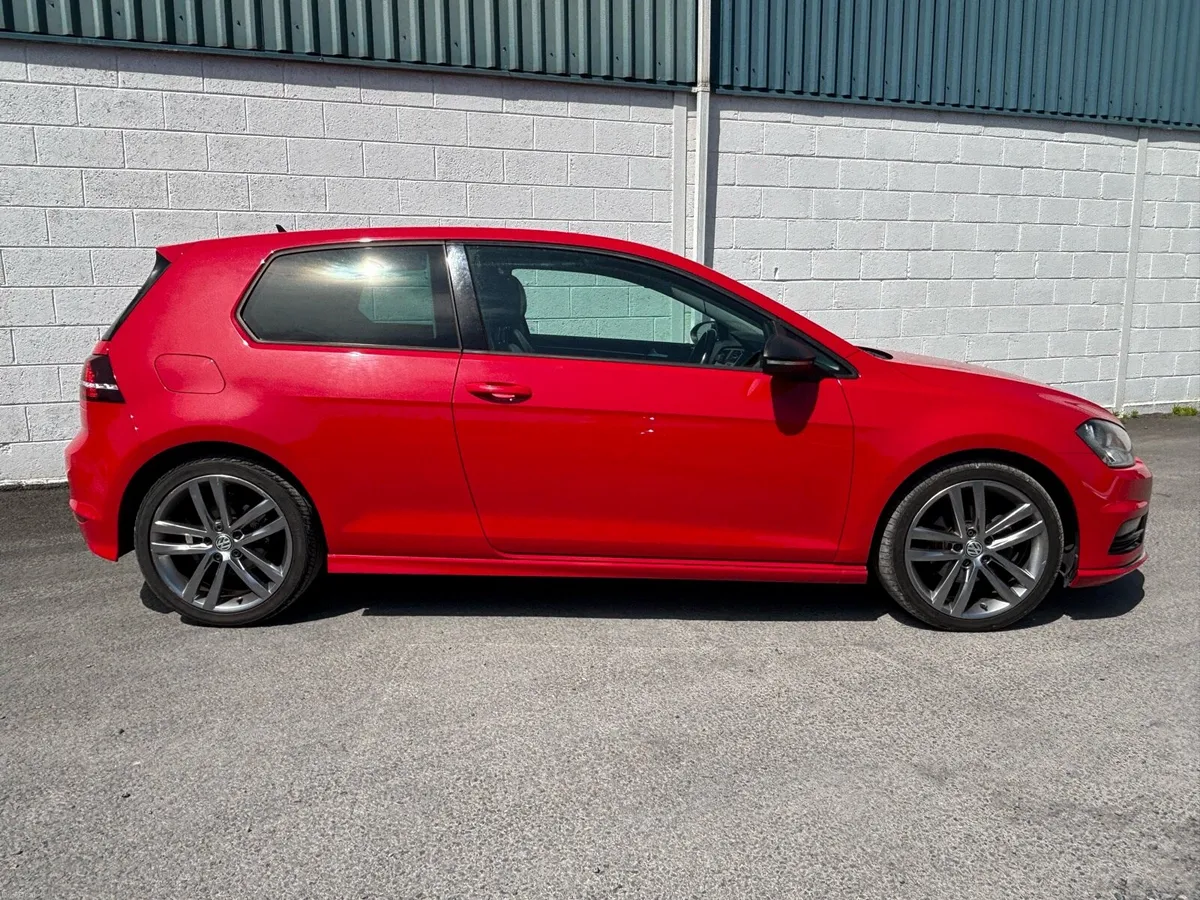 Volkswagen Golf R-Line - Image 2