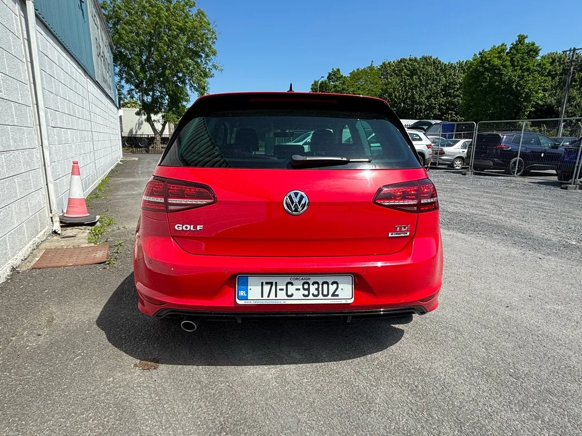 Volkswagen Golf R-Line - Image 4