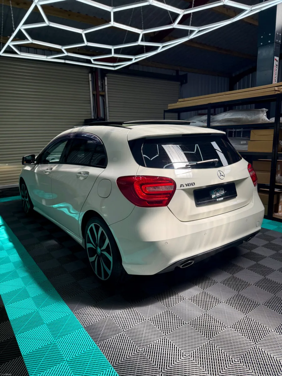 2015 Mercedes A180 - Sunroof - Image 3
