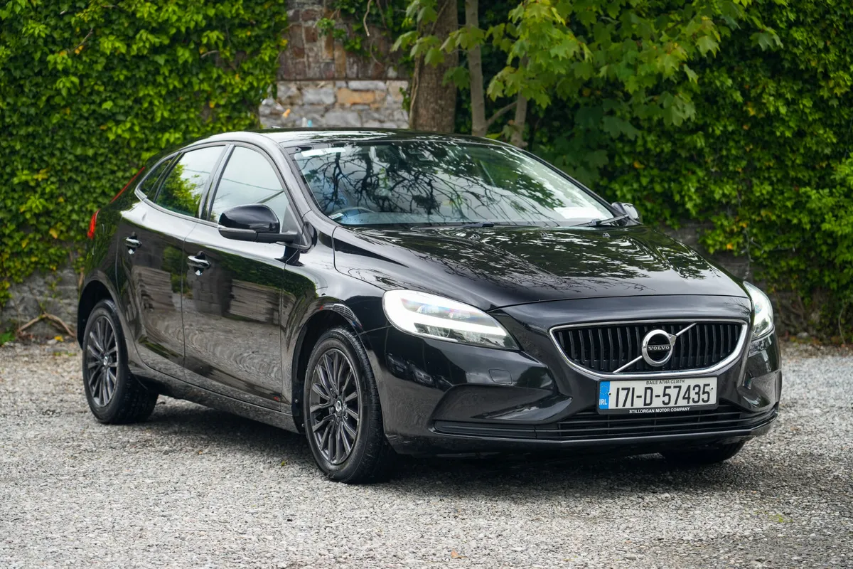 2017 Volvo V40 2.0 Diesel - Image 1