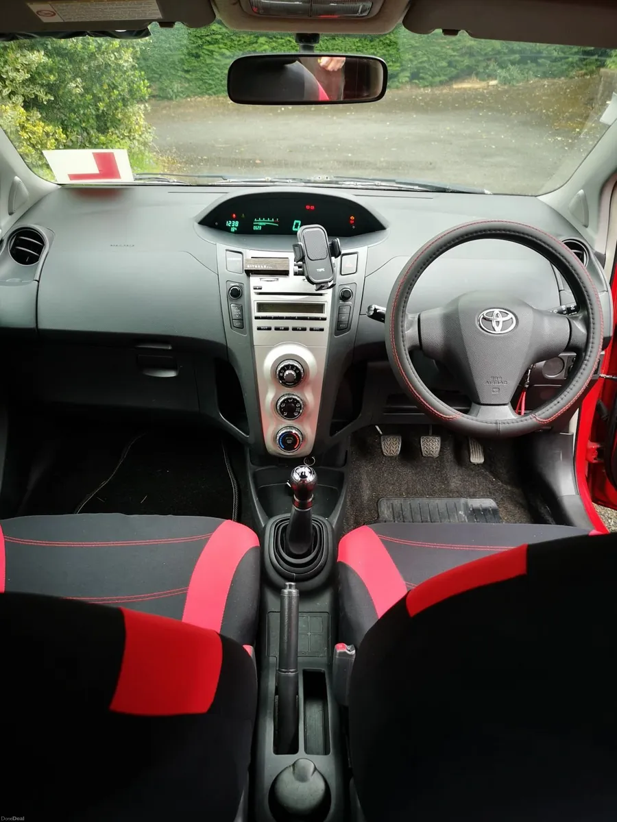Toyota Yaris 2006 - Image 4