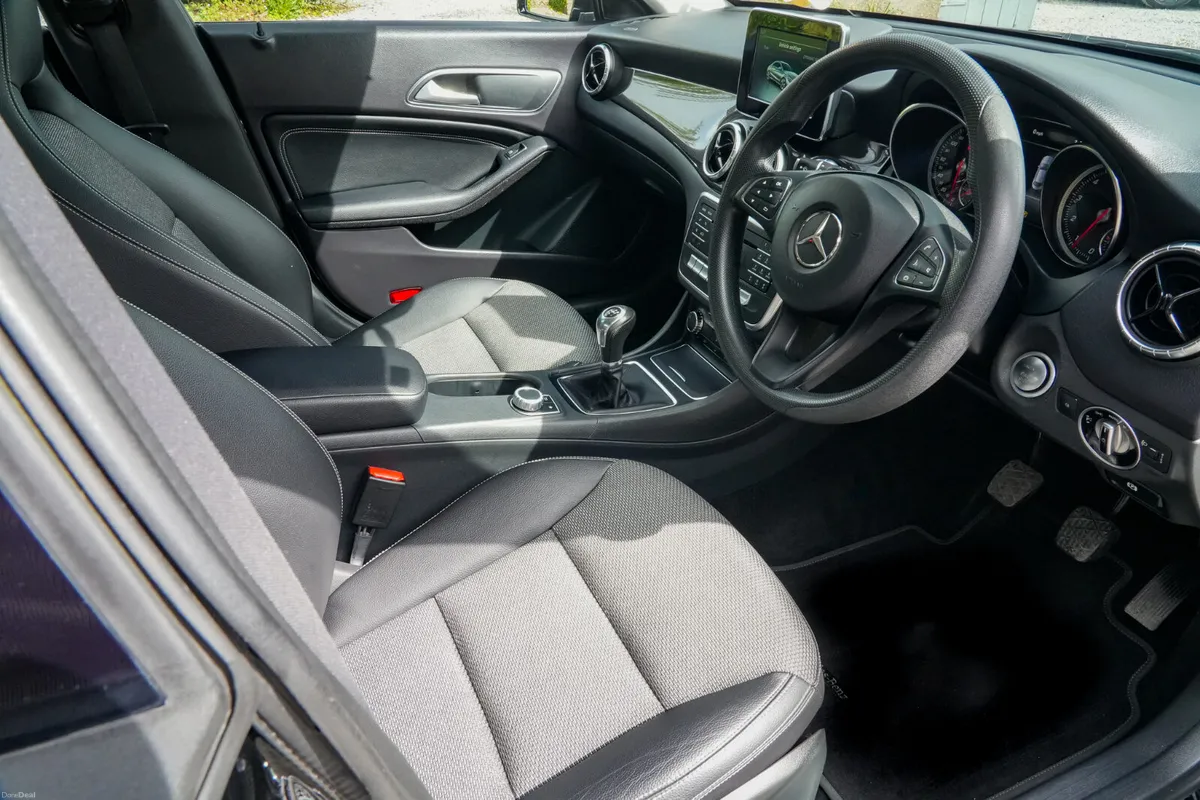 2019 Mercedes-Benz CLA 1.6 Petrol Manual - Image 2