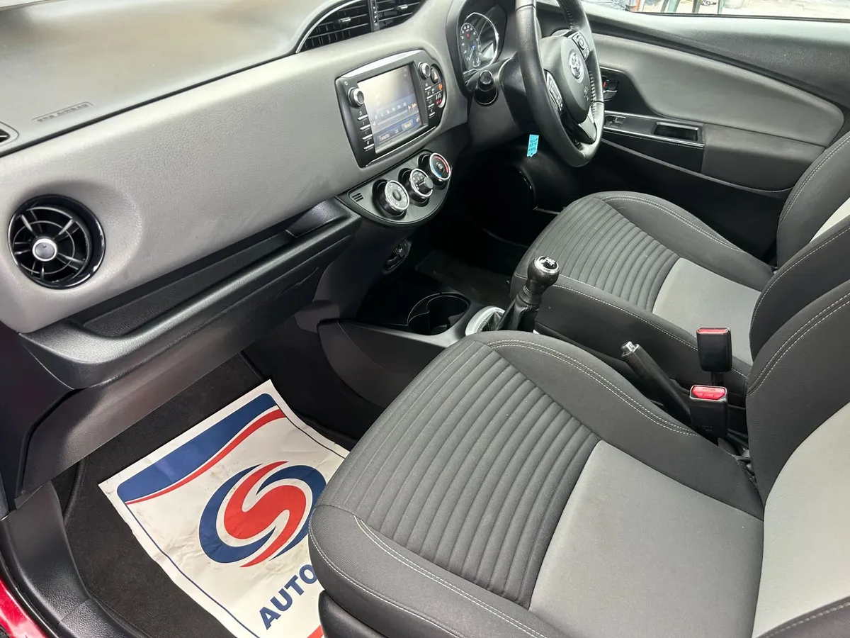 171 Toyota Yaris HYBRID new nct 05/28 tax 01/27 - Image 3
