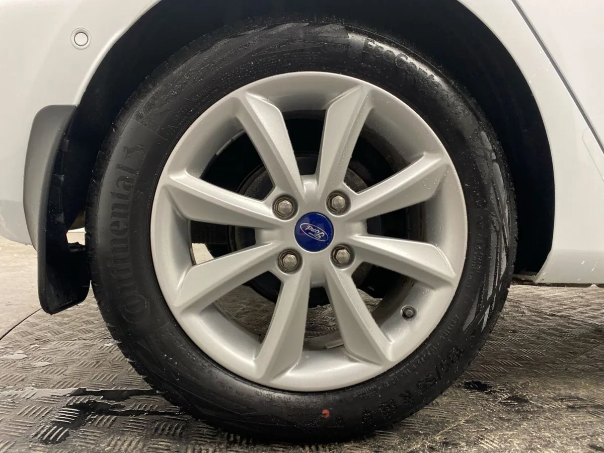 Ford Fiesta Trend Connected 1.1 75HP Manual - Image 5