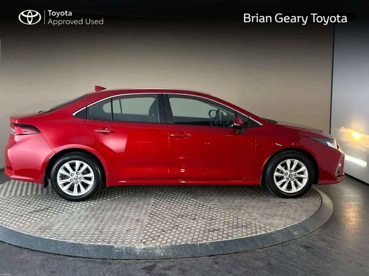Toyota Corolla HYBRID LUNA SALOON - Image 3