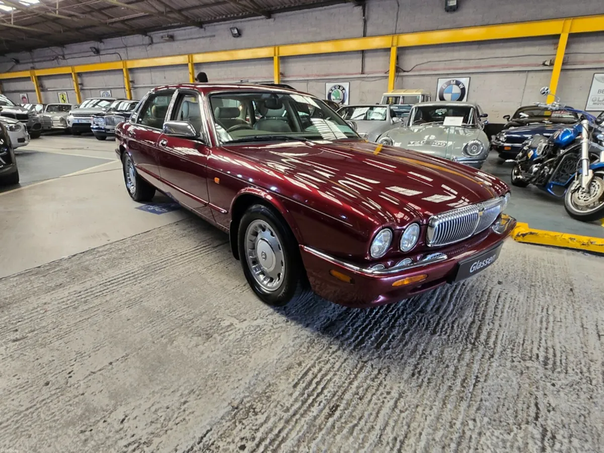 Daimler Other AUTO 4.0 Short Wheel base - Image 1