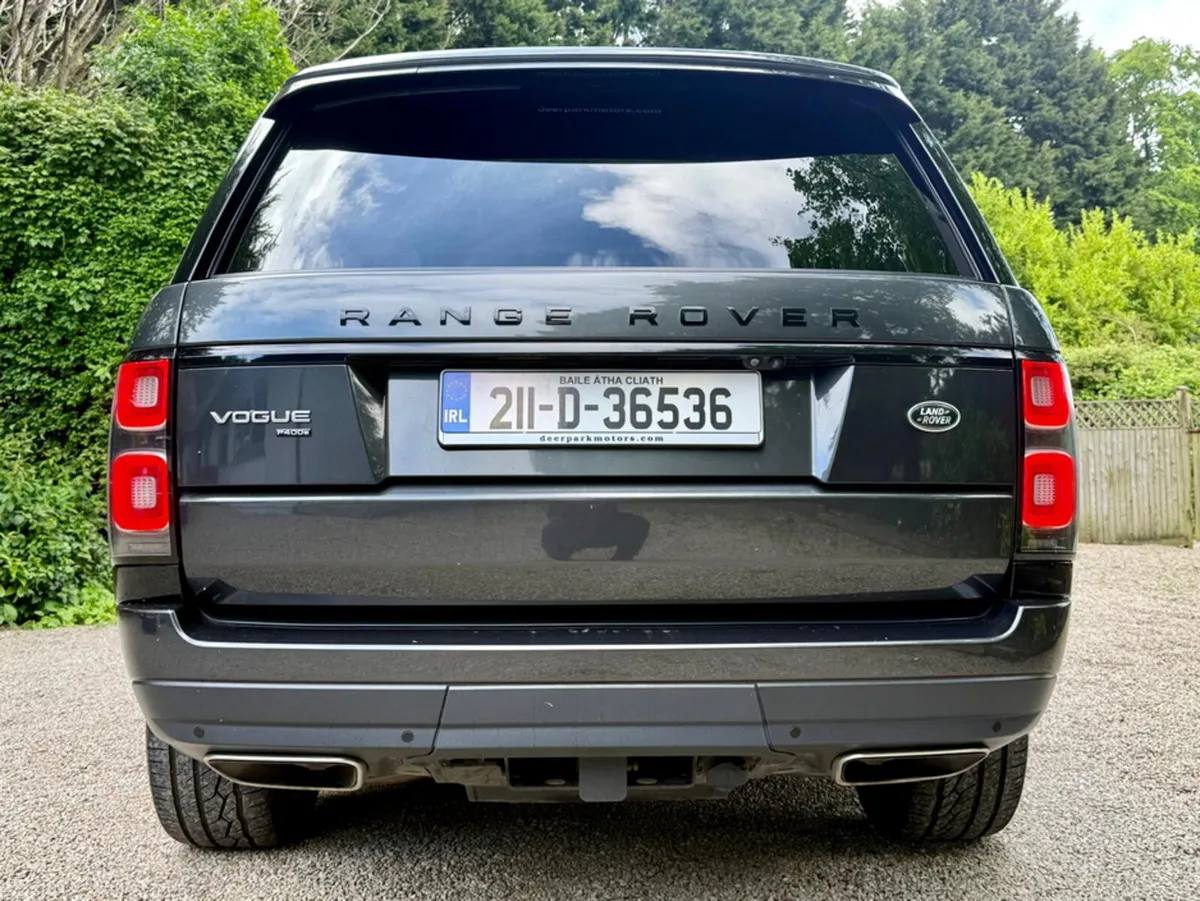 Land Rover Range Rover P400E VOGUE BLACK EDITION - Image 5