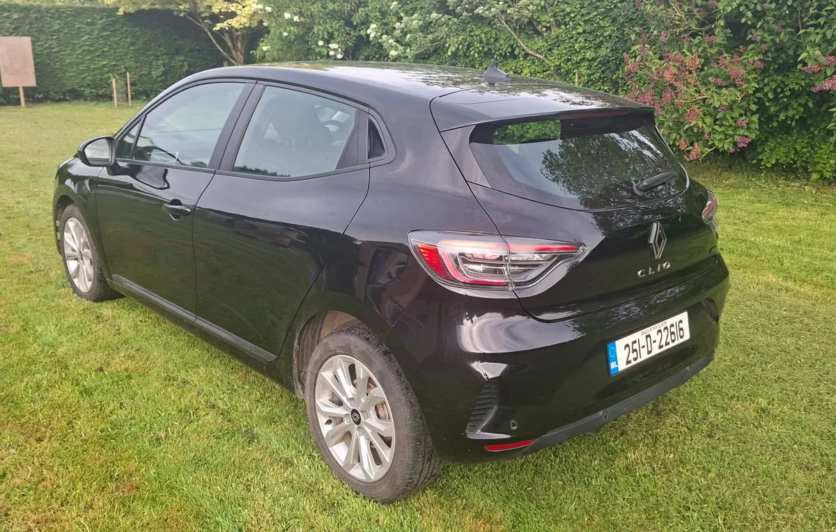 Renault Clio hybrid - Image 4