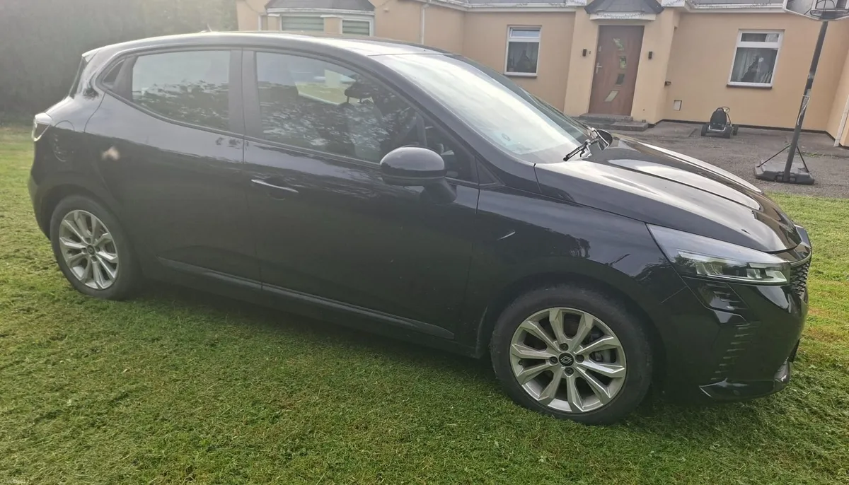 Renault Clio hybrid - Image 6