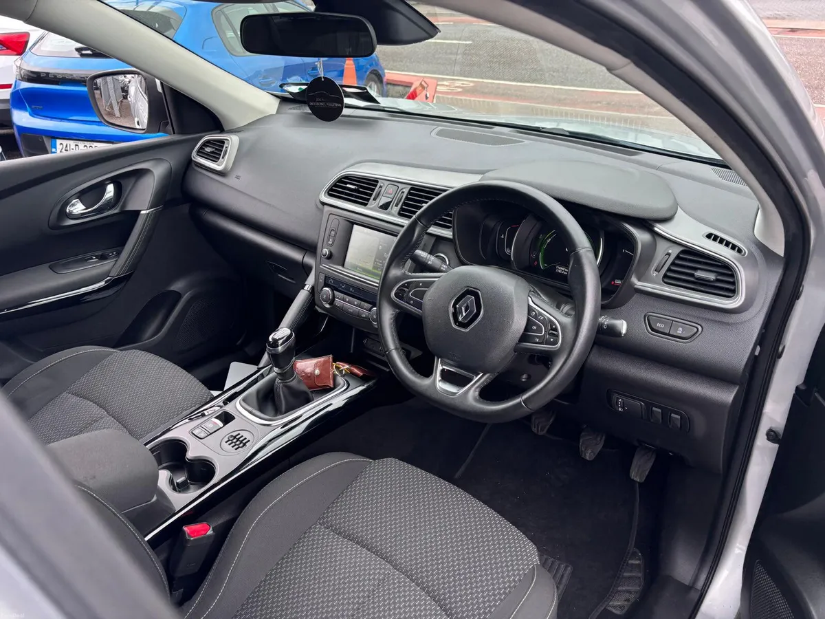 Renault Kadjar  2016  DIESEL  LOW  MILEAGE - Image 3