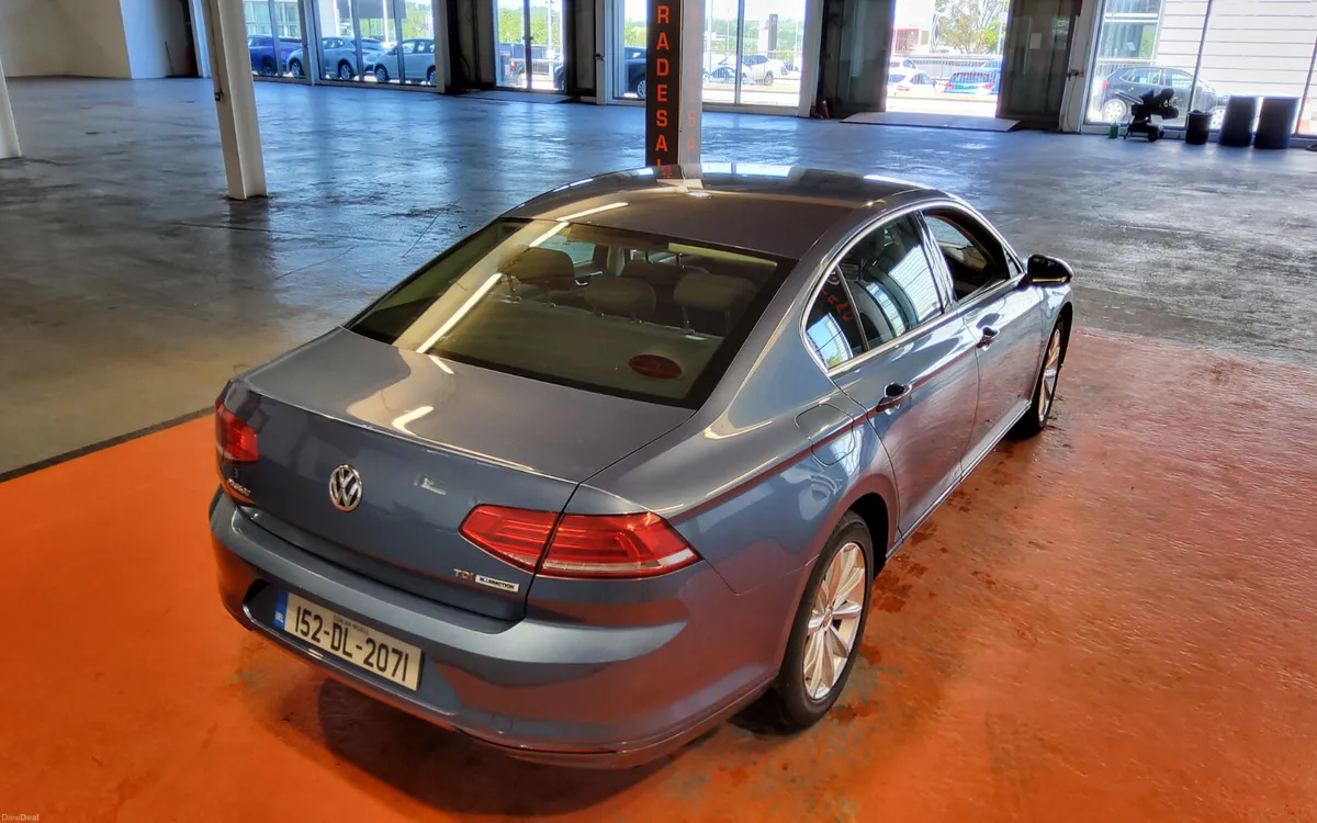 Volkswagen Passat 2015 - Image 3