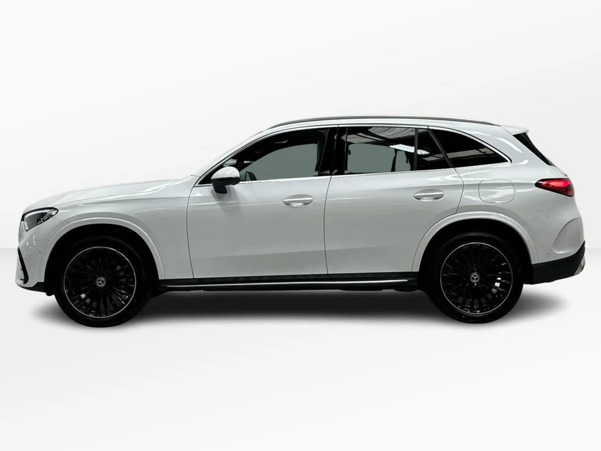 Mercedes-Benz GLC GLC300 DE 4Matic AMG Line + PHEV - Image 5