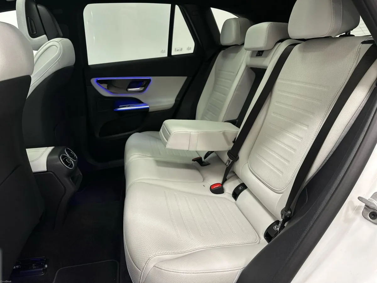 Mercedes-Benz GLC GLC300 DE 4Matic AMG Line + PHEV - Image 4