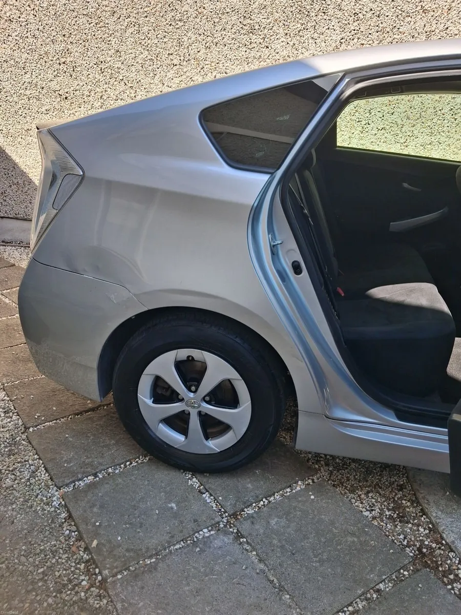 Toyota Prius 2016 - Image 3