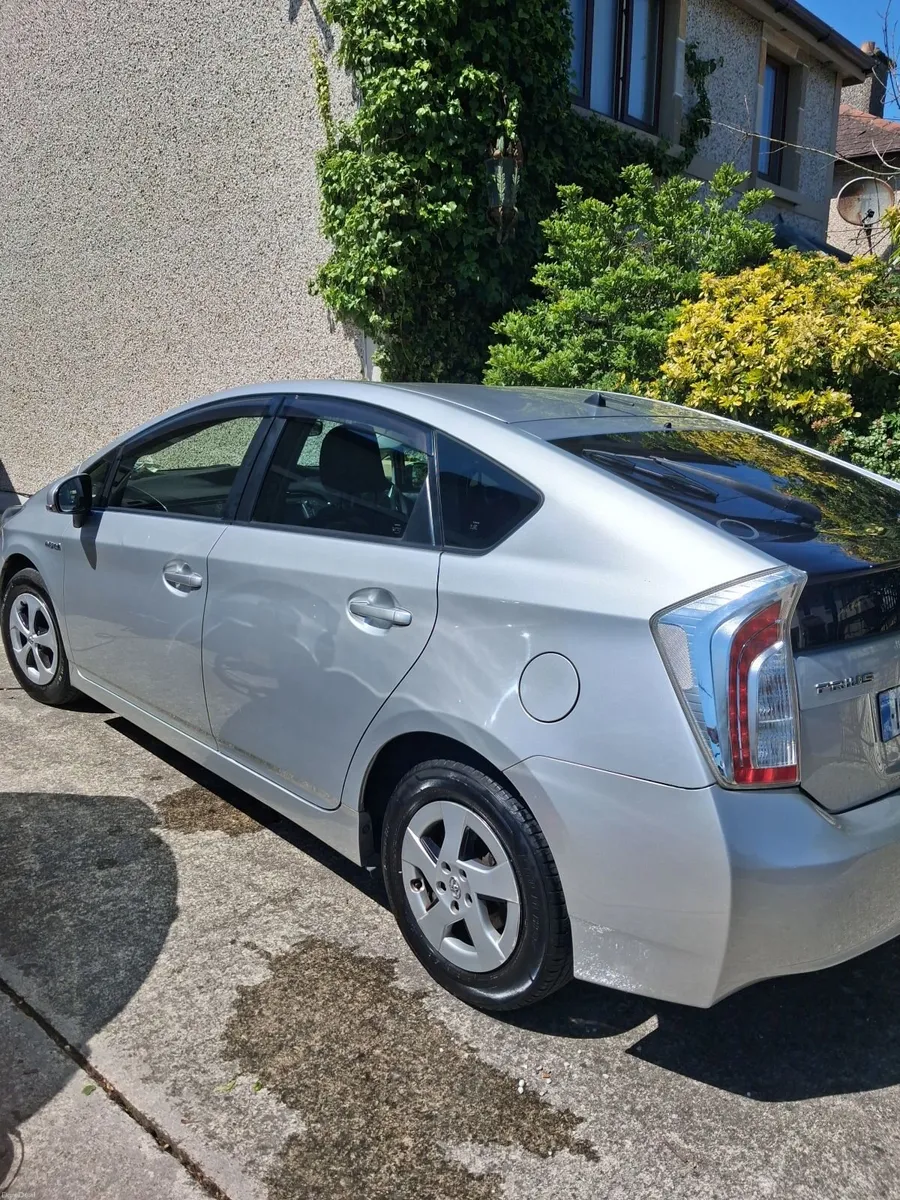 Toyota Prius 2016 - Image 1