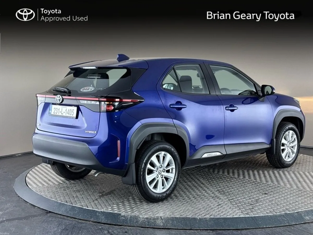 Toyota Yaris Cross HYBRID LUNA - Image 2
