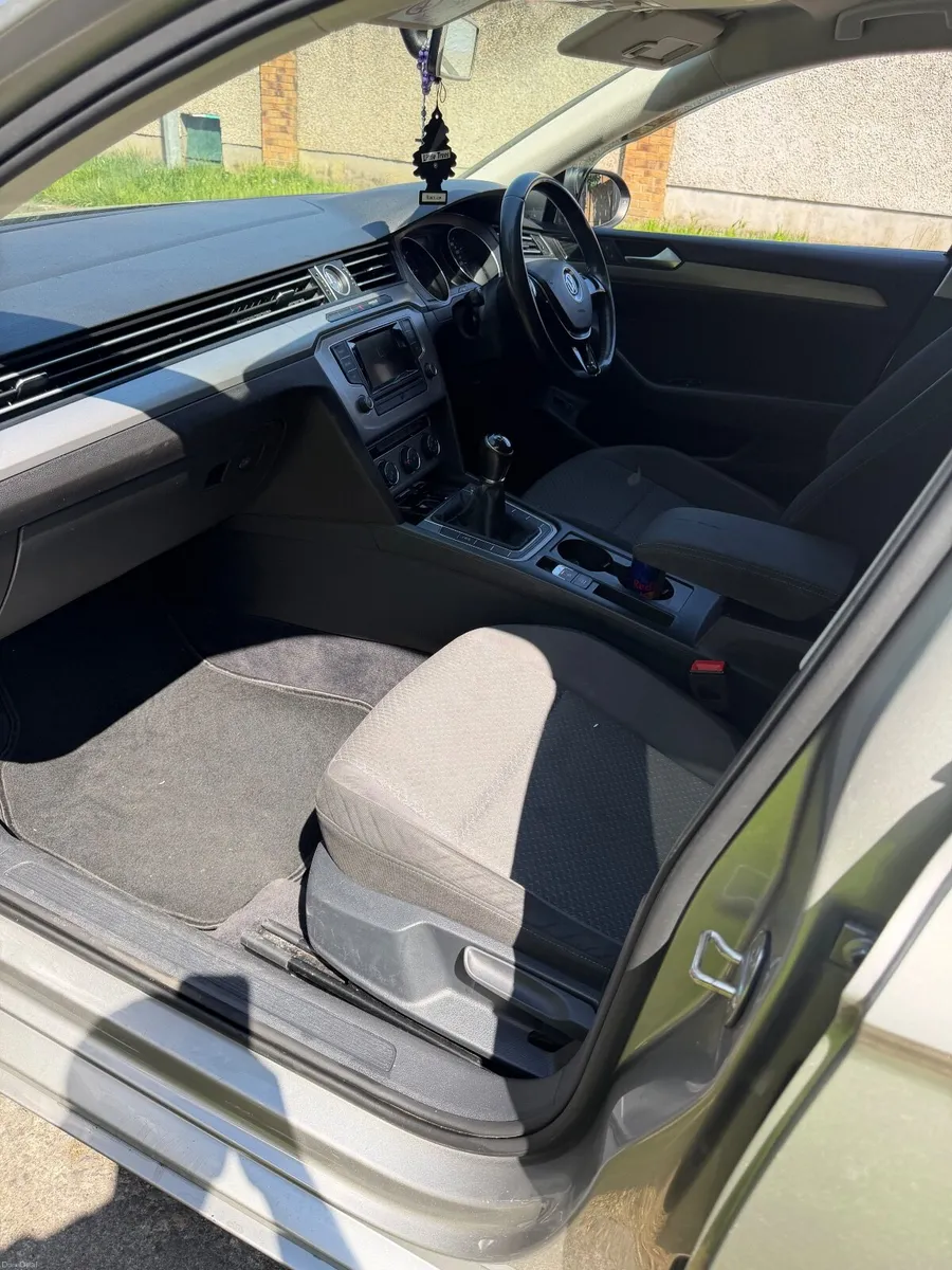 Volkswagen Passat 2015 €4950 new nct - Image 4
