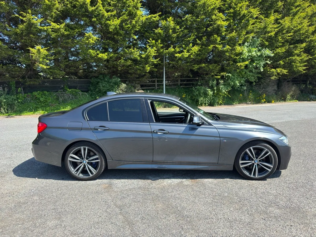 BMW 318D M Sport Pro - Image 2