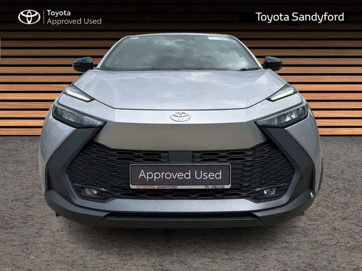 Toyota C-HR HYBRID SPORT // SIDE STEPS // APPLE CA - Image 5