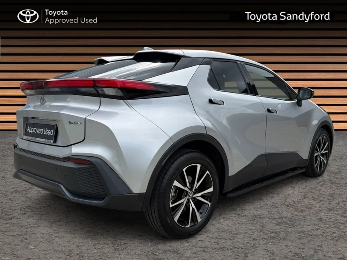 Toyota C-HR HYBRID SPORT // SIDE STEPS // APPLE CA - Image 2