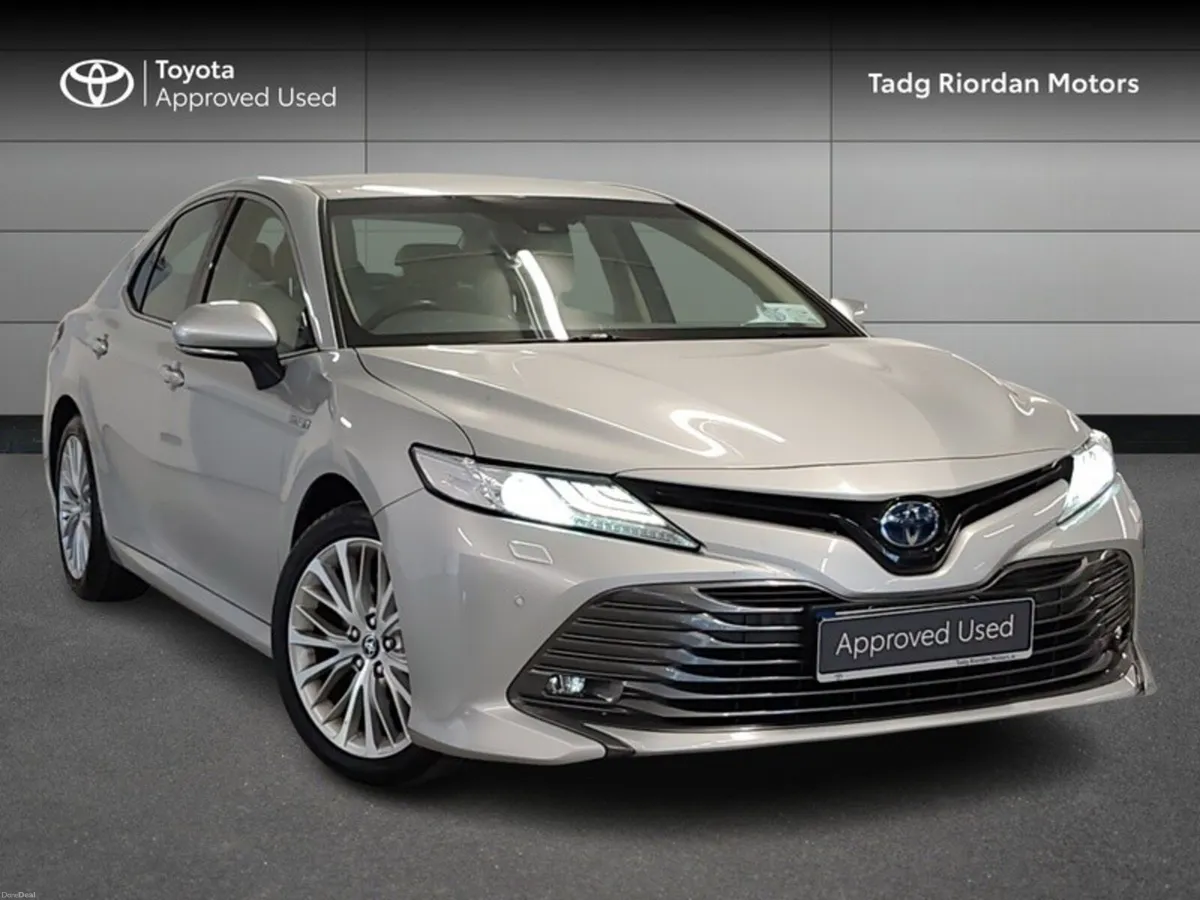 Toyota Camry HYBRID PLATINUM - Image 1