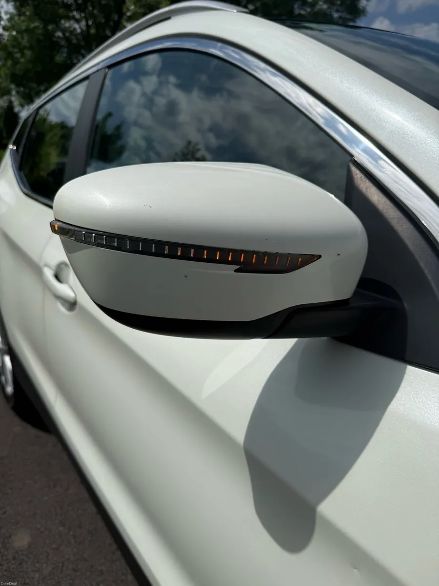 Nissan Qashqai SVE Connect - Image 2