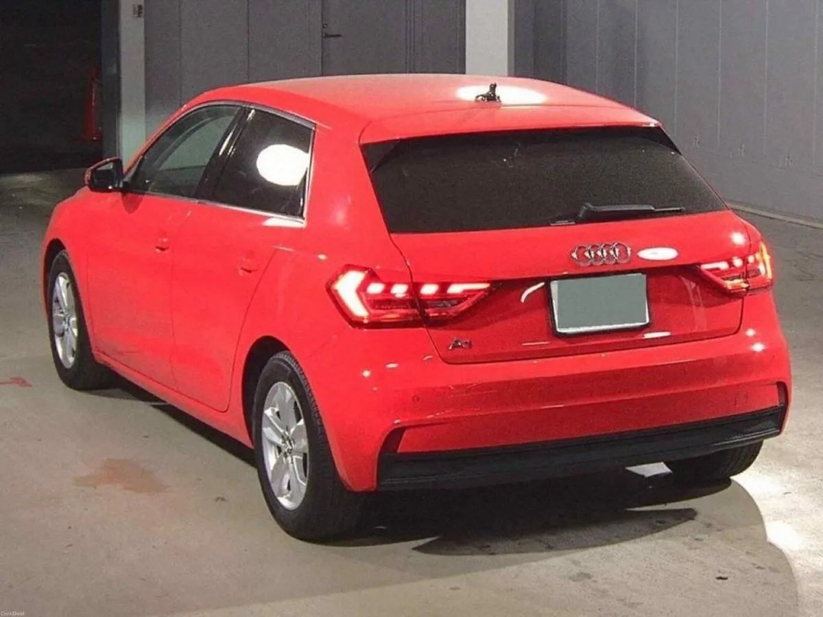Audi A1 1.0 AUTOMATIC - FACTORY ALLOYS - REAR CAME - Image 2