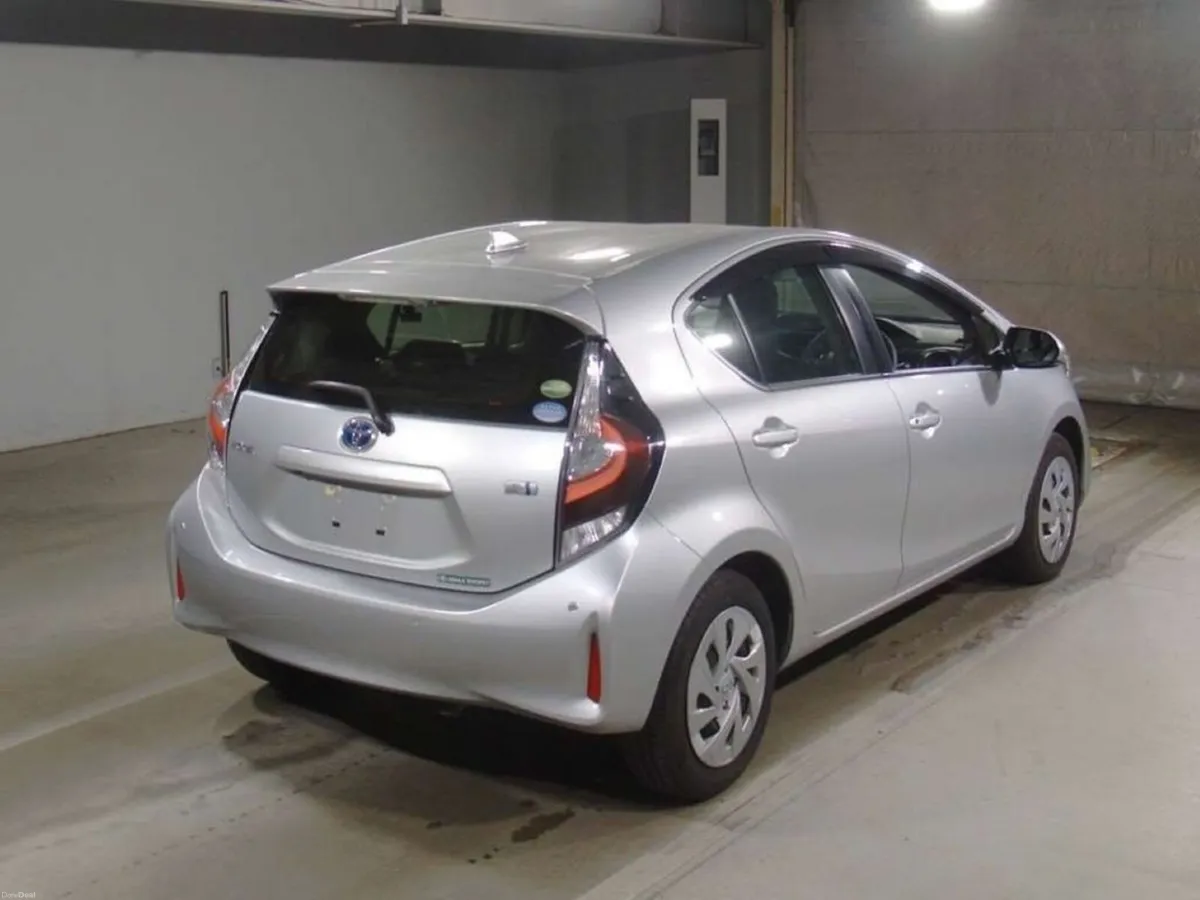 Toyota Aqua 1.5 HYBRID S BUSINESS PACKAGE - CREAM - Image 2