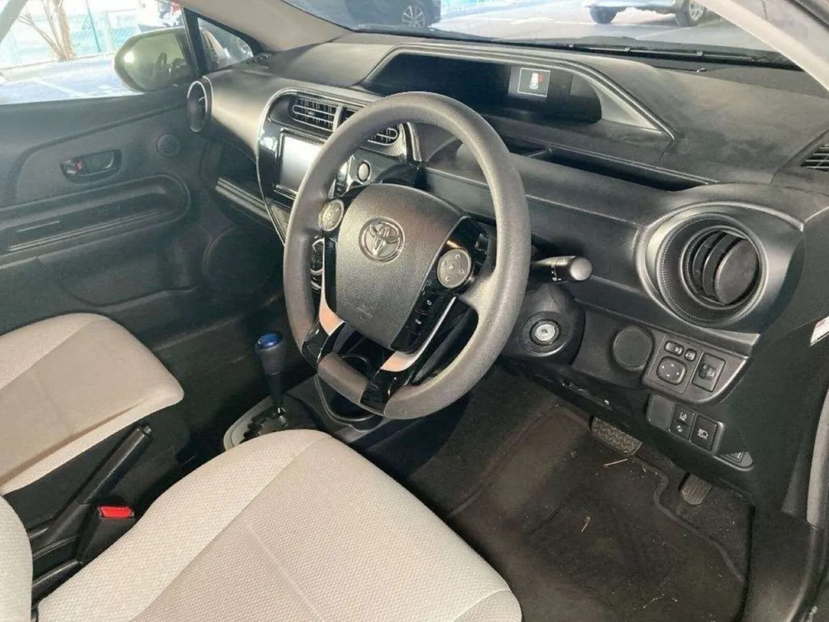Toyota Aqua 1.5 HYBRID S BUSINESS PACKAGE - CREAM - Image 3