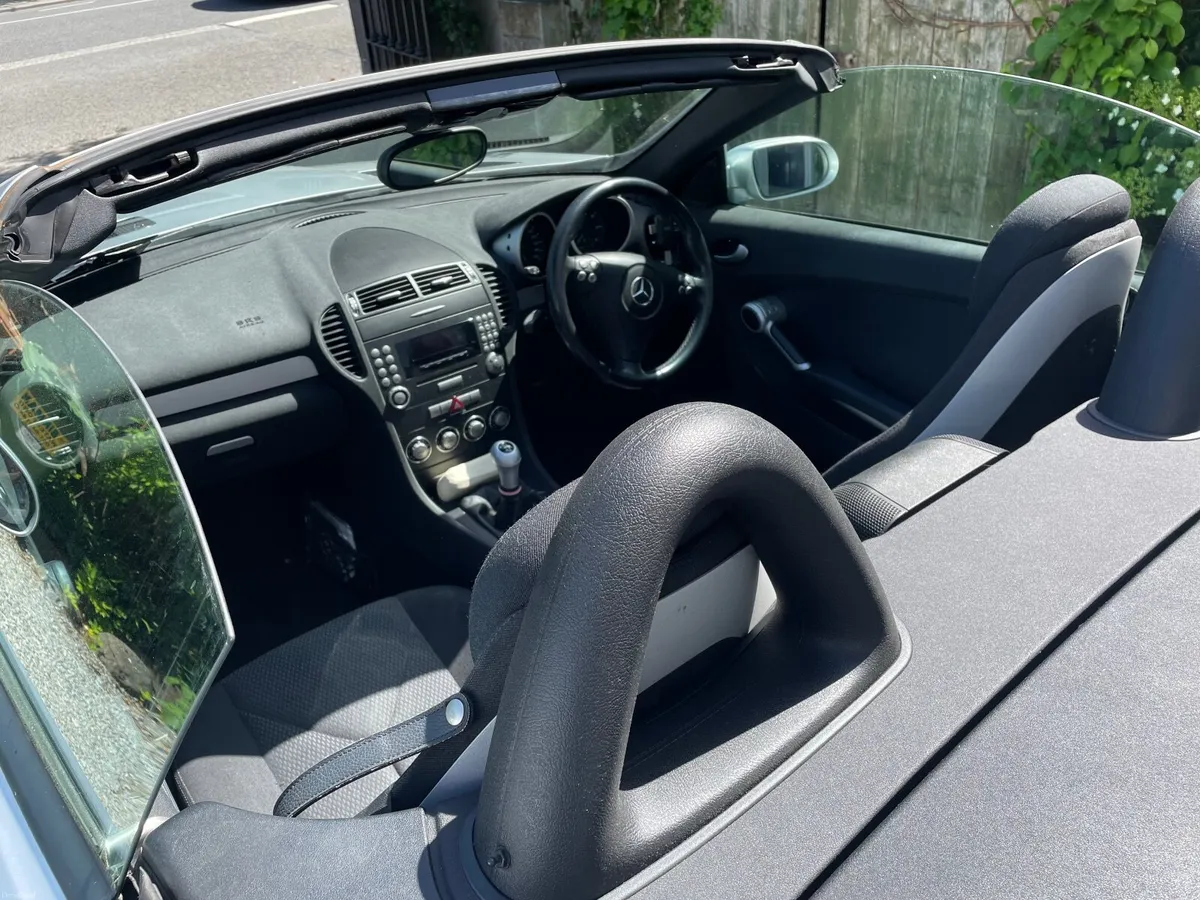 Mercedes-Benz SLK 2005 - Image 2