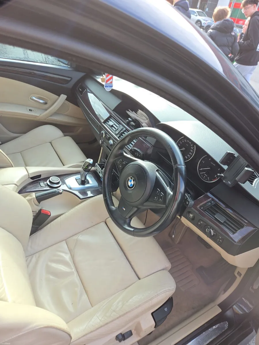 BMW 5-Series 2008 - Image 4