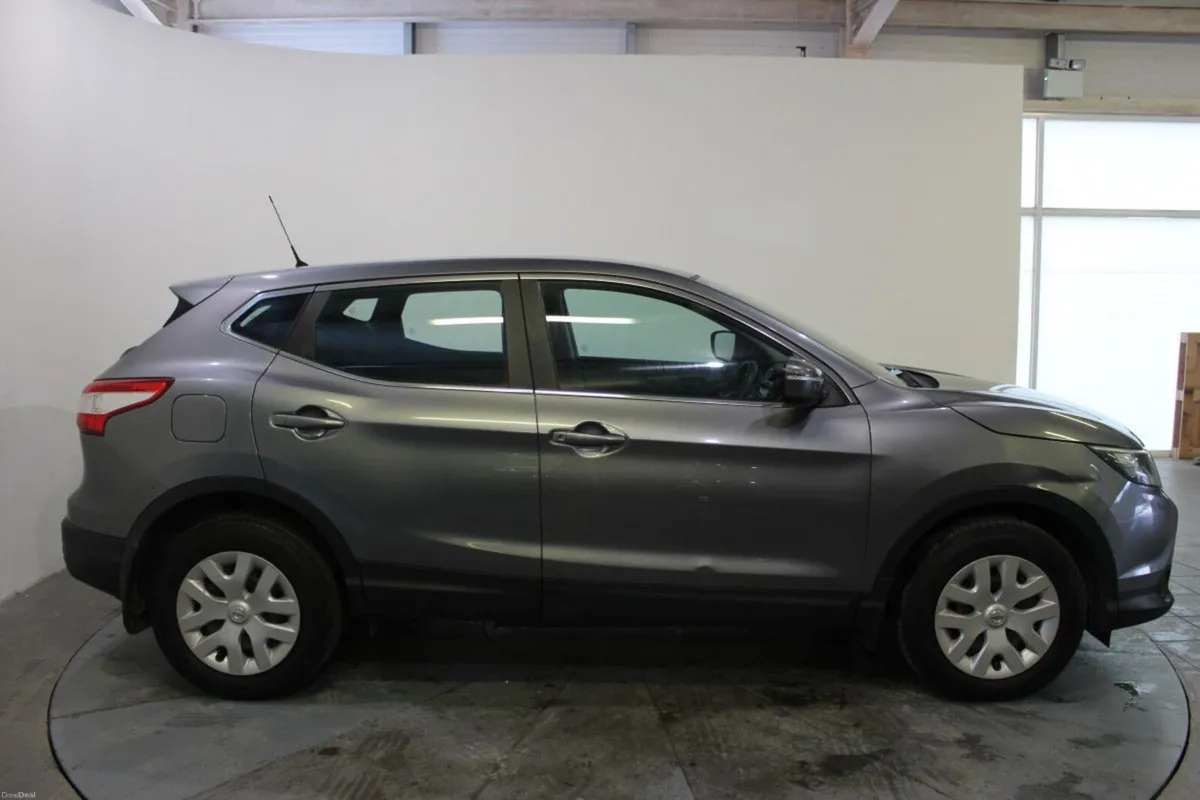Nissan Qashqai 1.5 DSL XE - Image 3