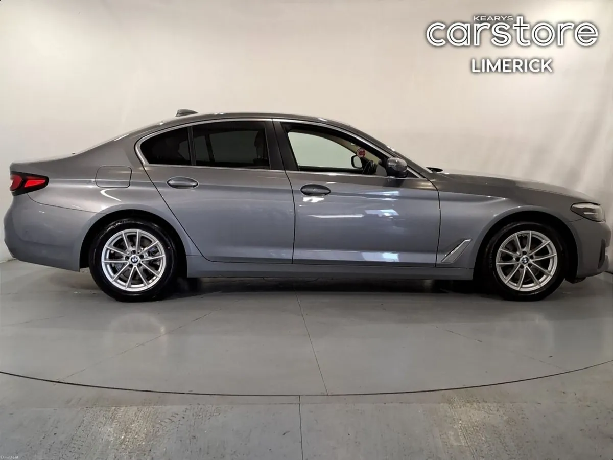 BMW 5-Series 520d SE (MHT) - Image 2