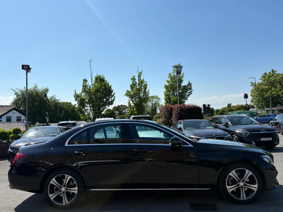 171 Mercedes-Benz E220 SE *Low Kils* - Image 4