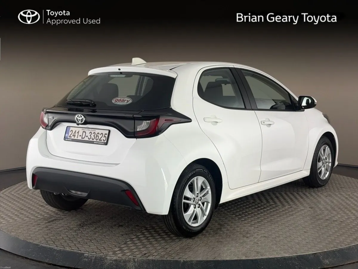 Toyota Yaris 1.5 LUNA Manual - Image 2