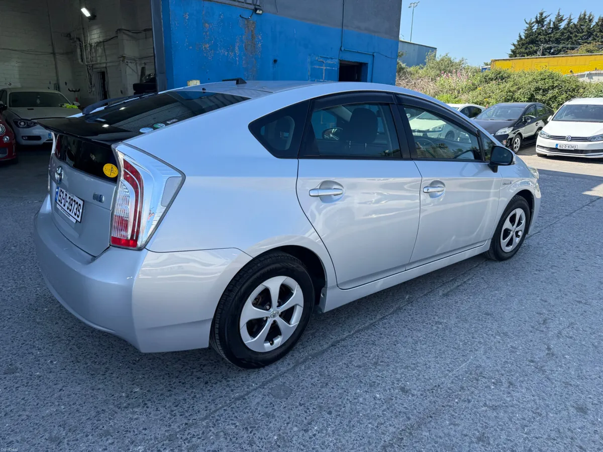 2015 Toyota Prius Hybrid Automatic - Image 4