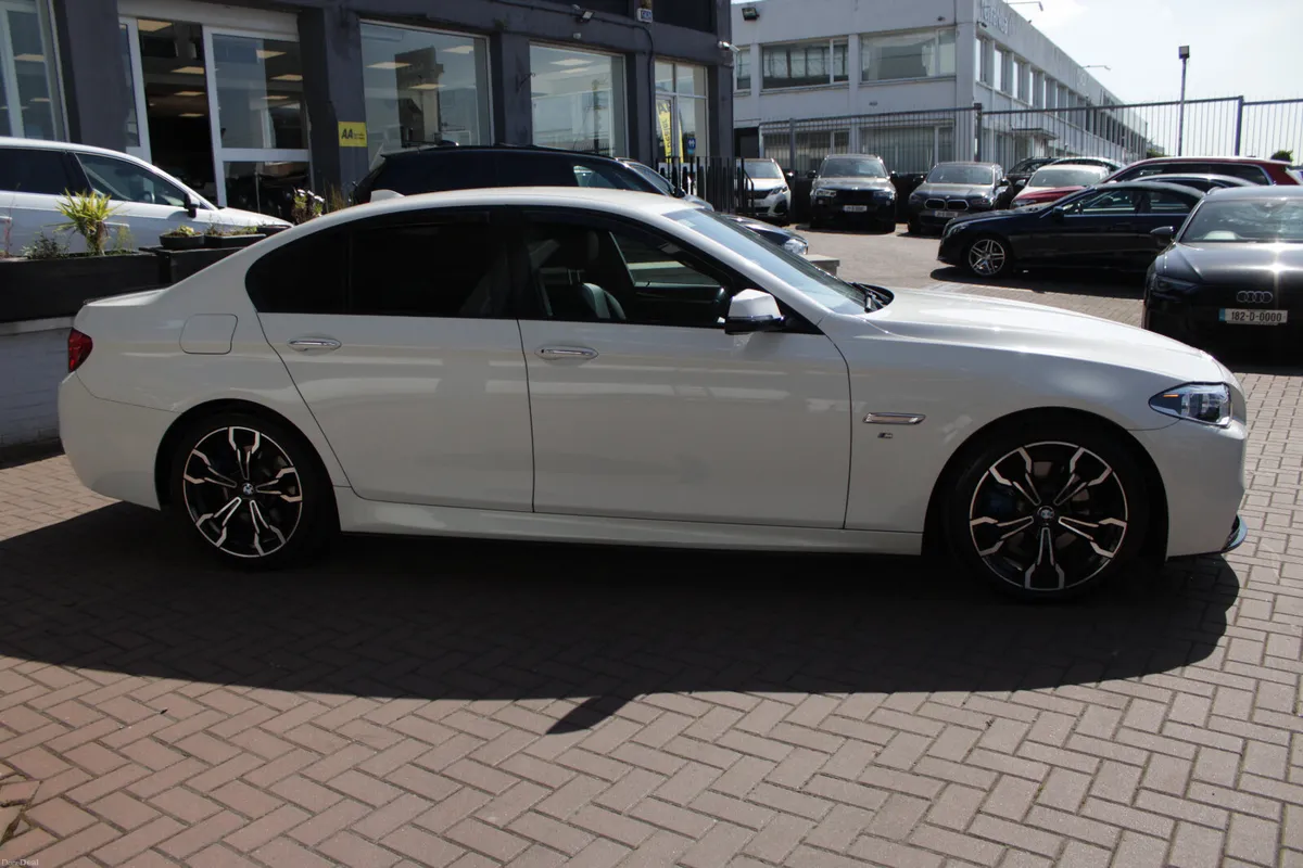 523D 4DR M-SPORT SALOON AUTO  // UPGRADED M-SPORT - Image 3