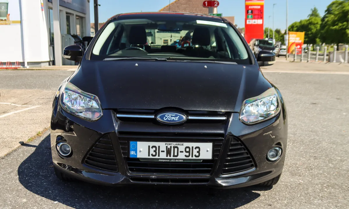 2013 Ford Focus 1.6 Titanium AUTOMATIC 5-dr - Image 4