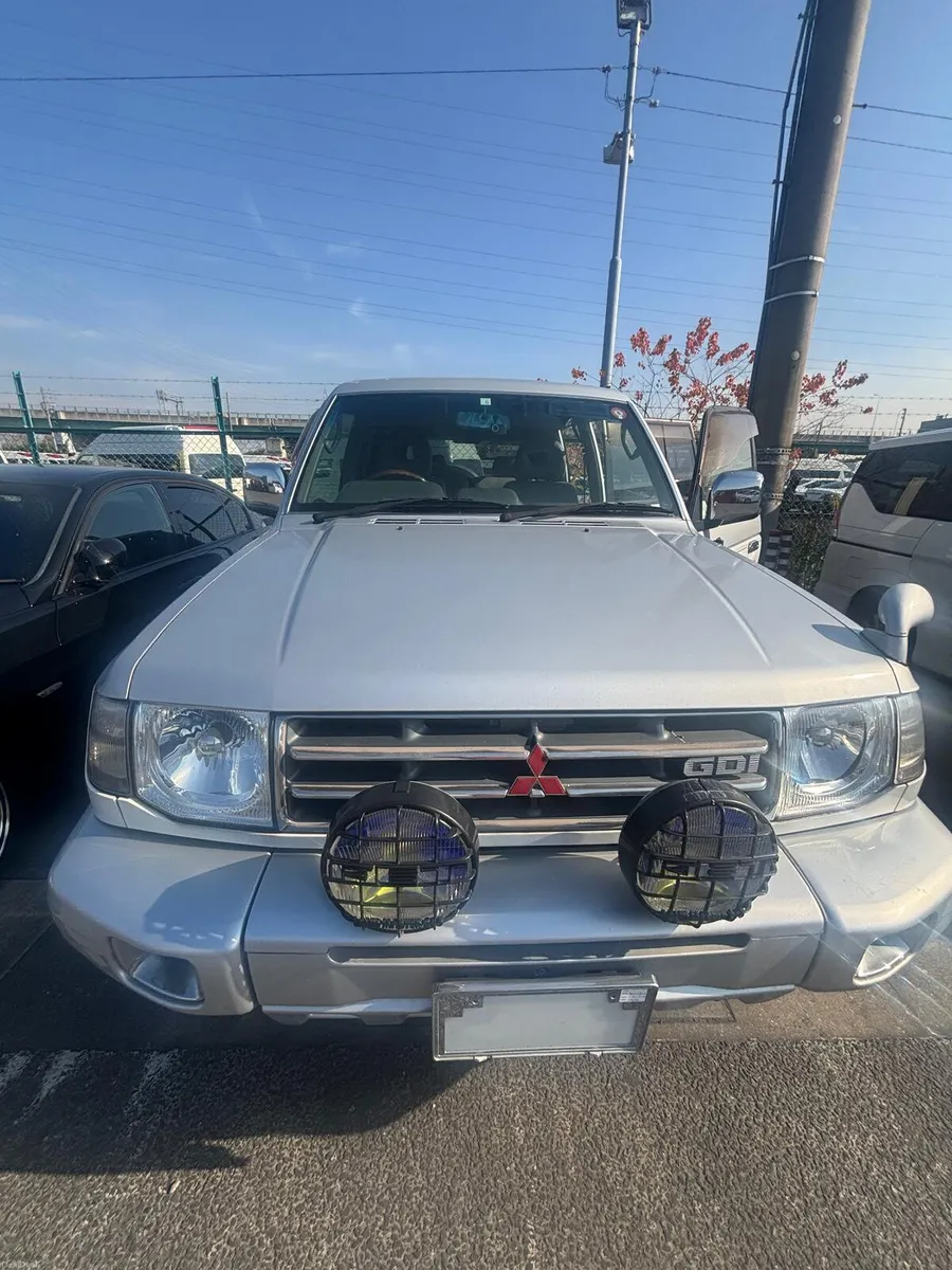 1998 Mitsubishi Pajero 3.5 V6 Petrol Automatic - Image 4