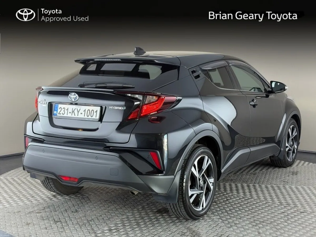 Toyota C-HR HYBRID SPORT - Image 2