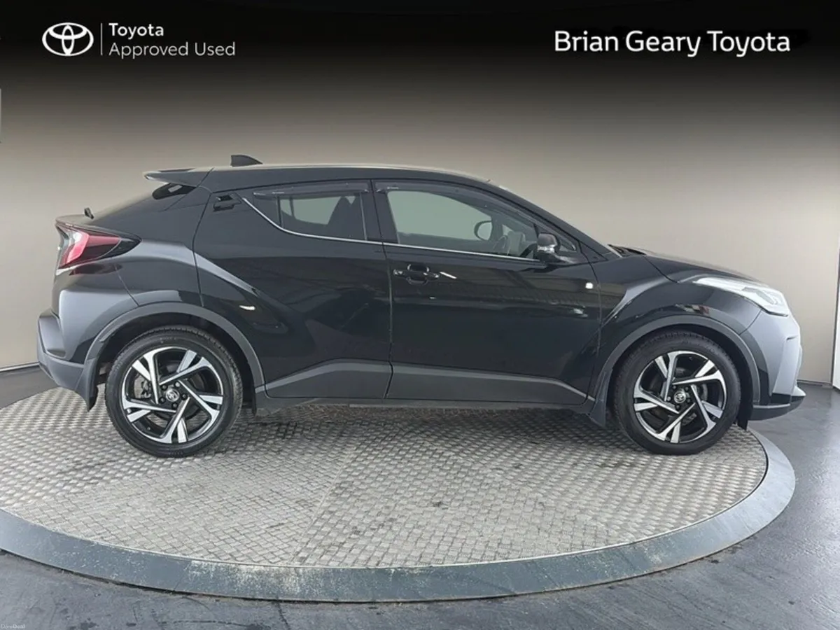 Toyota C-HR HYBRID SPORT - Image 3