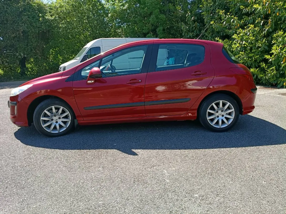 2010 Peugeot 308 1.6hdi one lady owner very low mi - Image 4
