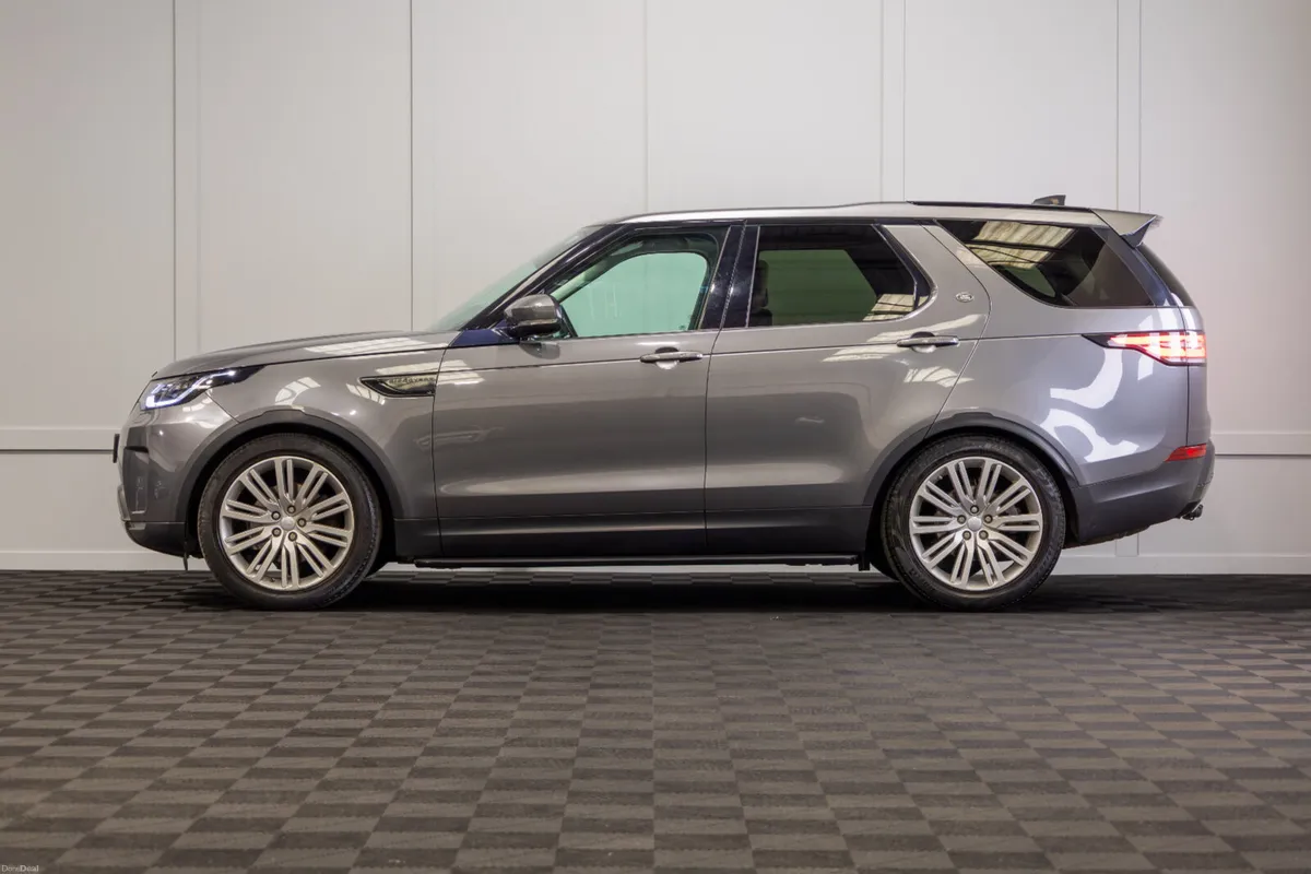182 Land Rover Discovery HSE 7 Seater - Image 3