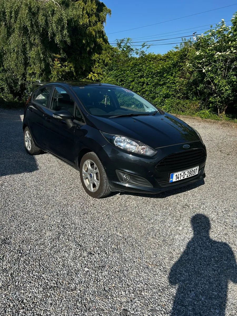 2014 Ford Fiesta LOW KM FRESH NCT (slide 10) - Image 2