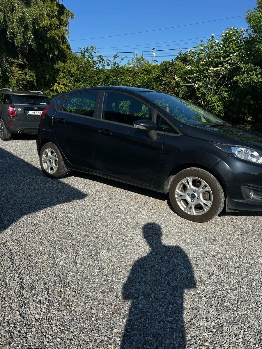 2014 Ford Fiesta LOW KM FRESH NCT (slide 10) - Image 3